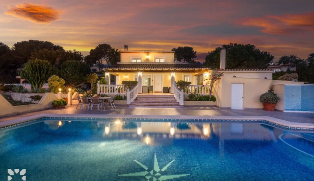 Villa GEMA by Abahana Villas
