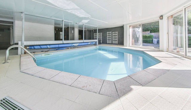 Villa Gentiane 15 pers with private swimming pool, covered and heated all year round