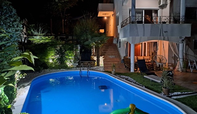 Villa Georgina with cats