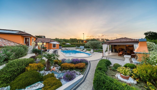 Villa GioAn with Private Playground ⚽ and Sea View 🌅