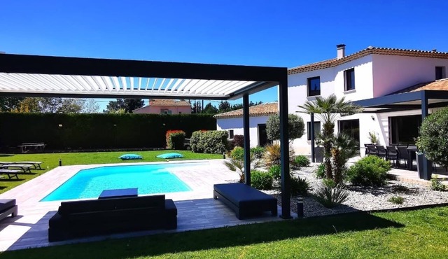 Villa GIOIA and its independant chalet, swimming pool, spa on 2000m2 landscaped garden