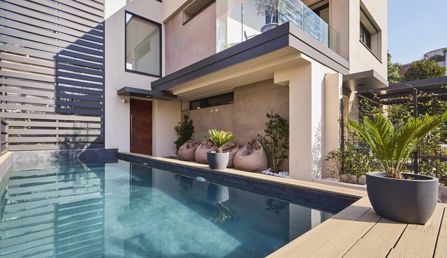 Villa GIO’s ELITE: Design Villa with Pool and VIP Services near Monza Racetrack