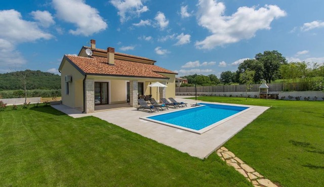 Villa Giovanna Fuskulin with Pool