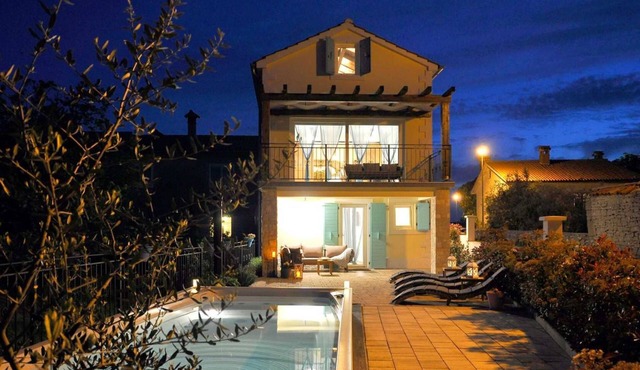 Villa Gisella with heated swimming pool