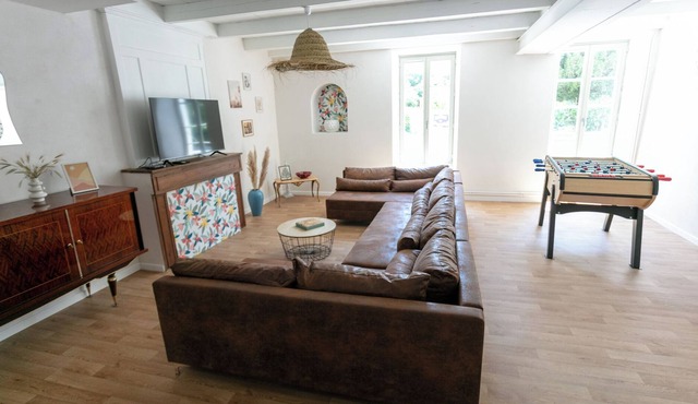 Villa 'Gite De Groupe De La Cayenne' with Private Terrace and Wi-Fi