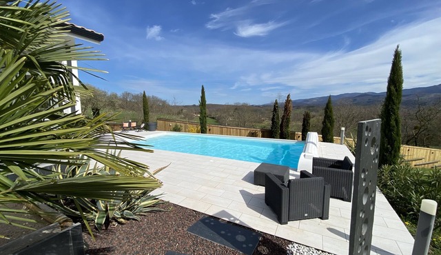 Villa Giulia, in a calm and relaxing setting surrounded by greenery 1 hour from Toulouse