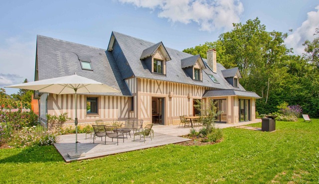 Villa Giverny - New Norman house in a well-kept garden