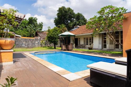 Villa Gold