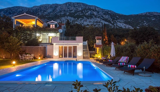 Villa Golden Garden with 50sqm private pool
