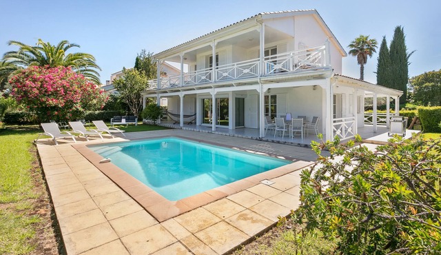 Villa Golf de Baillargues with swimming pool & air conditioning ☀✈