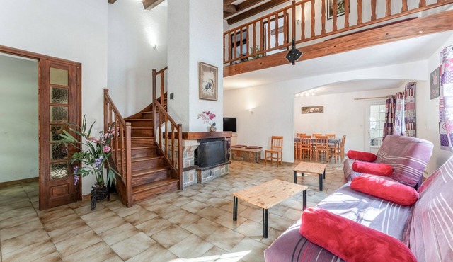 Villa 'Gourderatte' with Private Pool, Private Terrace and Wi-Fi