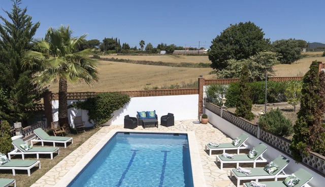 VILLA GRACIA LUX 2, IN NATURE AND CLOSE TO SEA, POOL AND TENNIS.