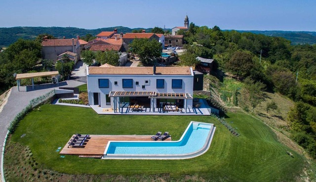 Villa Grand Horizon with Pool