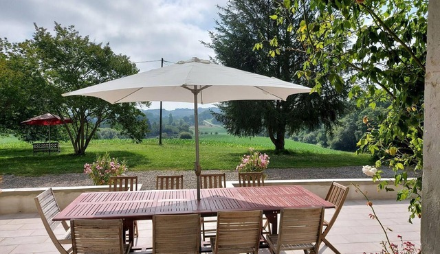 Villa "Grand Tauzia"