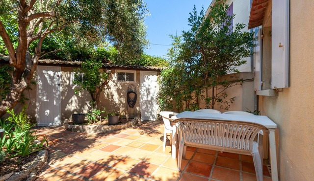 Villa Granier with Private Terrace, Private Garden, and Wi-Fi
