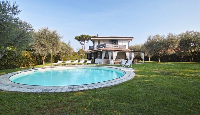 Villa "Grazia" with Wi-Fi, Garden, Terrace, Pool Gym & Sauna