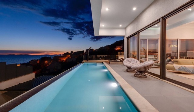 Villa Grey with 4 bedrooms, Heated pool, Sauna, Media room, Sea Views