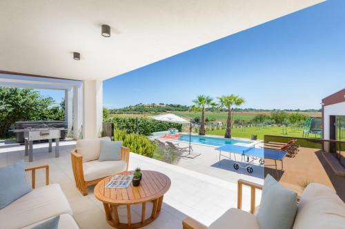 Villa GROFICA - luxury and romance with heated pool, jacuzzi, tavern and proximity to the sea, Pula - Istria