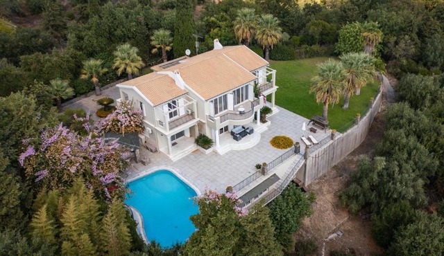 Villa Grosse Sea and Mountains View