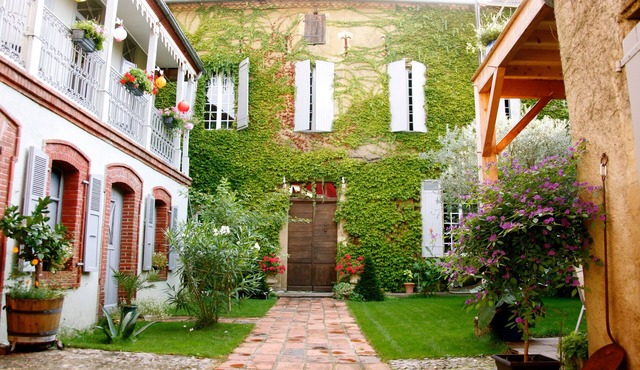 Villa Hadrien, calm in a charming villa in Plaisance du Gers