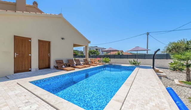 Villa Half Moon - Three Bedroom Villa, Sleeps 6