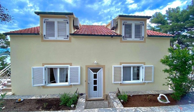 Villa HANA in Jelsa