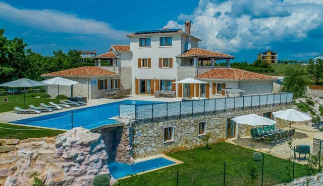 Villa Harlequin - Six Bedroom Villa, Sleeps 14