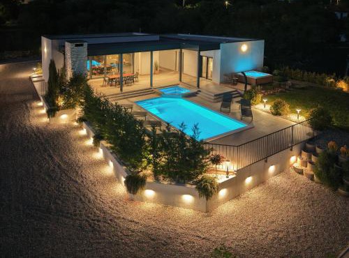 Villa Harmony - Luxury Family Oasis in Nature
