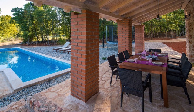 Villa Harmony (V6151-K1) - Risika