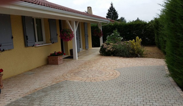 VILLA HAUT DE GAME IN THE MIDDLE OF THE RHONE ALPES REGION