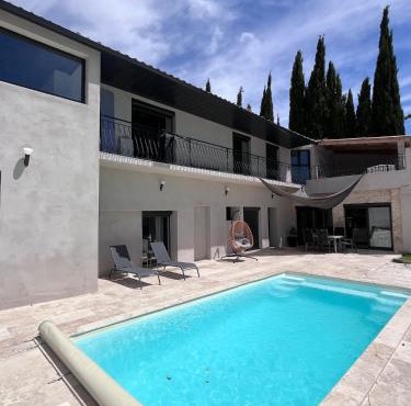 Villa haut de gamme avec piscine et jacuzzi