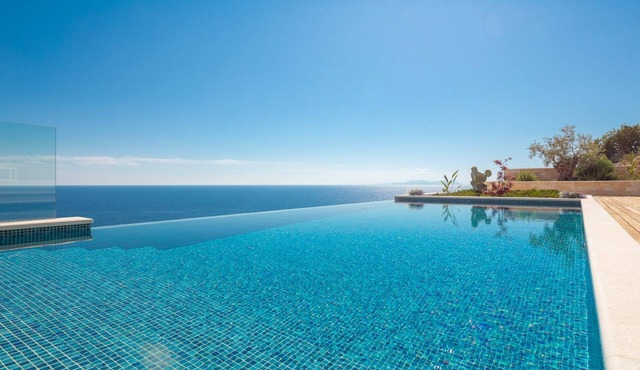 Villa Haute Couture - Outstanding luxurious beachfront Villa with 5 bedrooms for 12 guests by MyWaycation