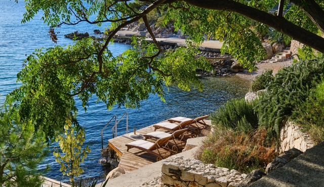 Villa Hemingway beachfront by Villas Guide