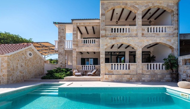 Villa Heritage Resort