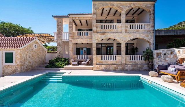 Villa Heritage Resort