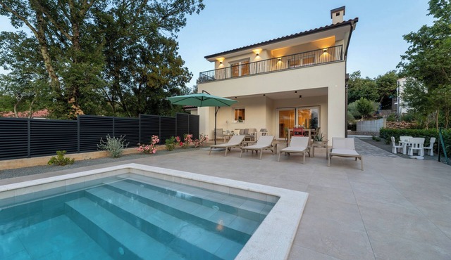 Villa Hidden with heated pool (Kvarner - Hlapa)