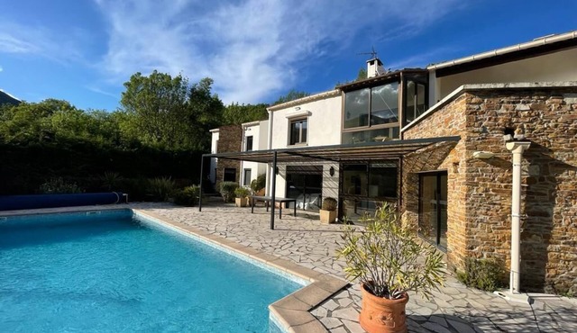 Villa "holidays" with swimming pool and tennis