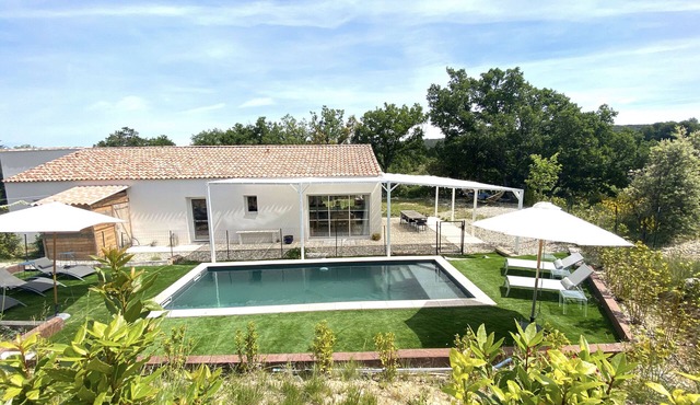 Villa HOOKIPA, new, quiet, air-conditioned, swimming pool, 5km from Lac de Ste Croix