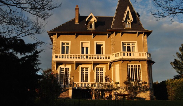 Villa Hortebise large house of charm and elegance, family vacation