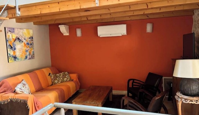 Villa in St Guilhem le désert with terrace, panoramic view, pets welcome.