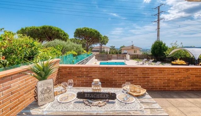 Villa 'Ibiza' with Private Pool, Private Terrace and Wi-Fi