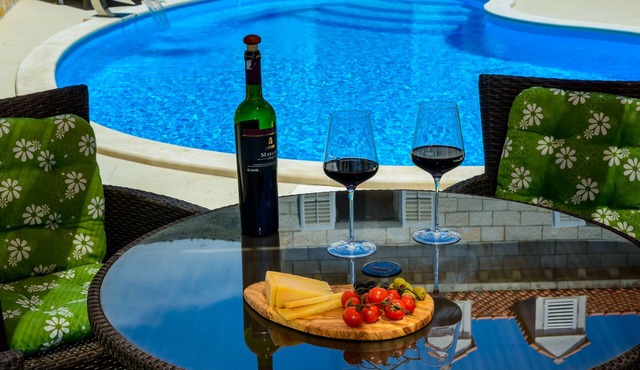 Villa Ida - Five-Bedroom Villa with Swimming Pool and Sea View