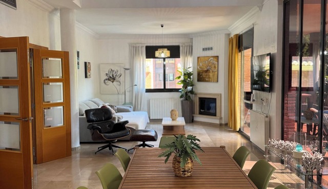 Villa Ideal for families or groups of friends, pool and whirlpool bbq -centro salou