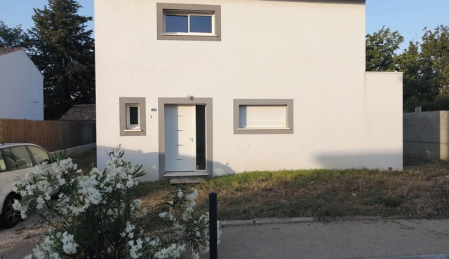 Villa ideally located between town, beaches and countryside in Peynier