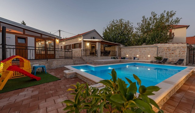 Villa Ika ZadarVillas