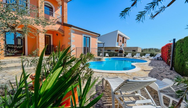 Villa Imagine with heated pool in Visnjan, Istria