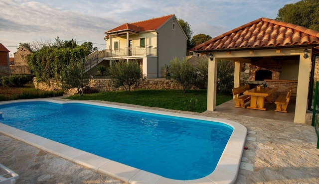 Villa in a sunny Trbounje zone