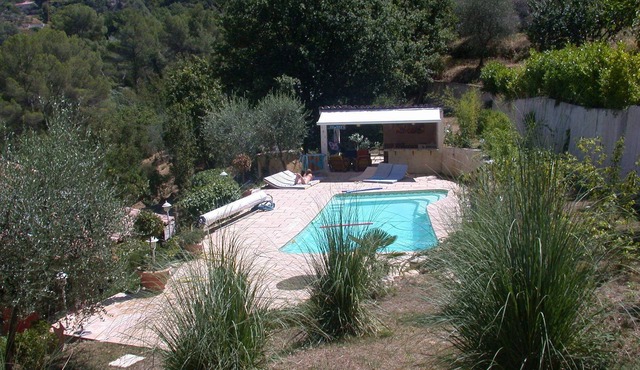 Villa in absolute calm, swimming pool, garden, large terrace 20 minutes from Nice