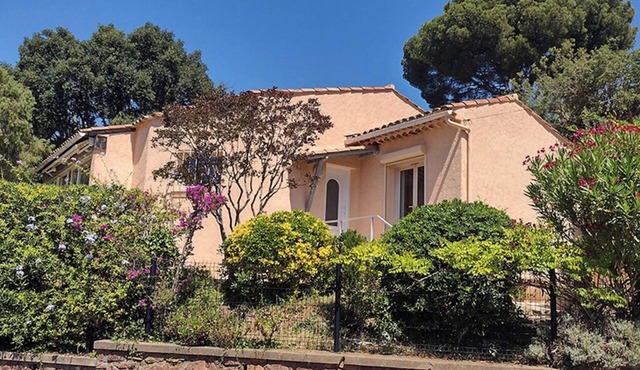 villa in Agay - Saint-Raphaël, two steps from the beach and shops, absolute calm