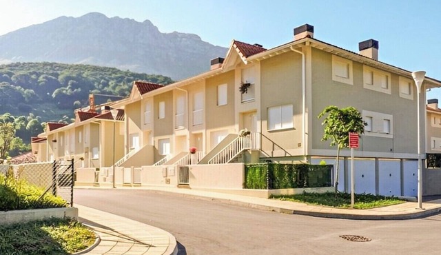 Villa in Arredondo. Arredondo between rivers and mountains, 20 minutes from the beaches.